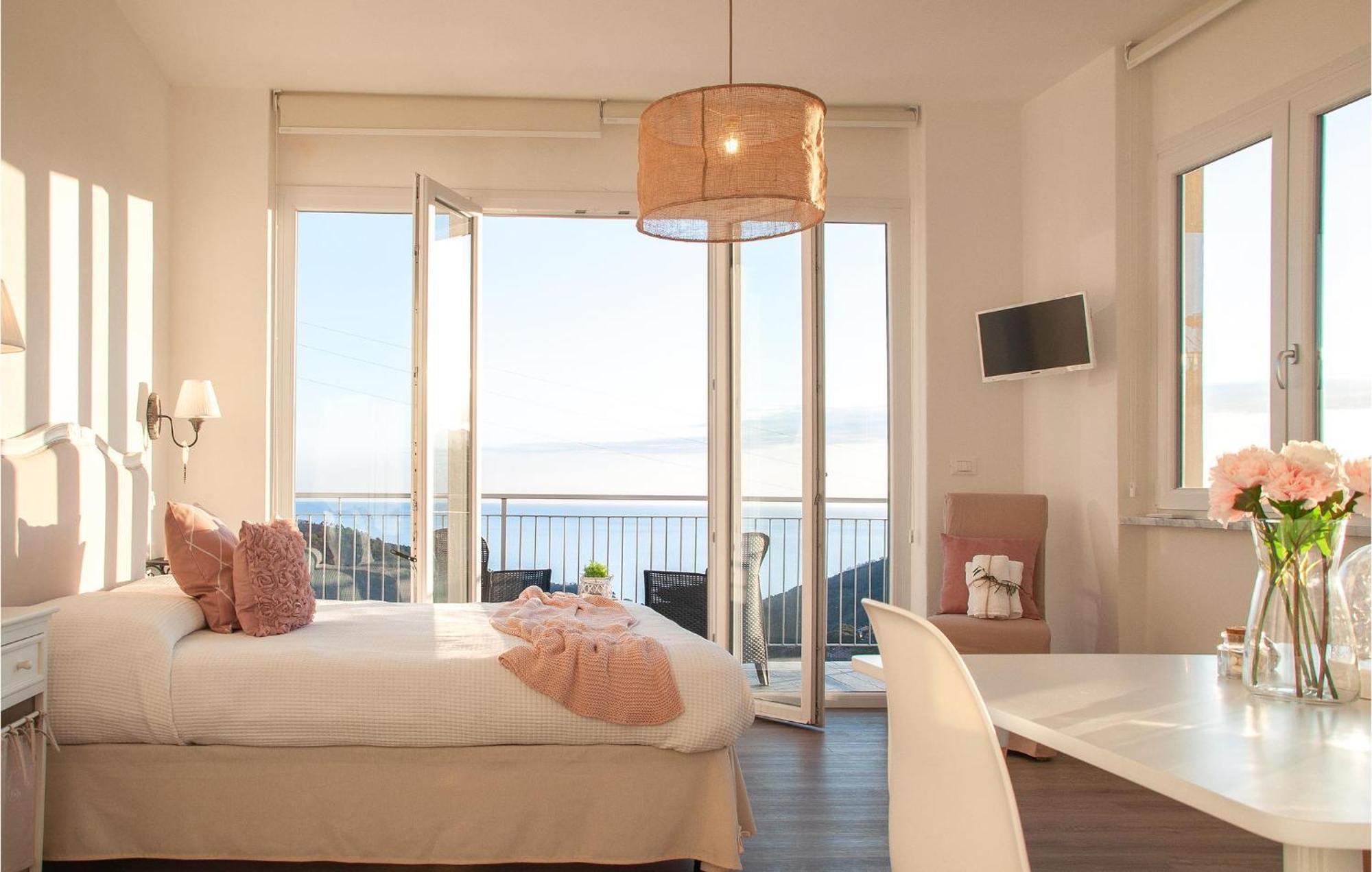 Amazing Apartment In Moneglia With House Sea View Zewnętrze zdjęcie