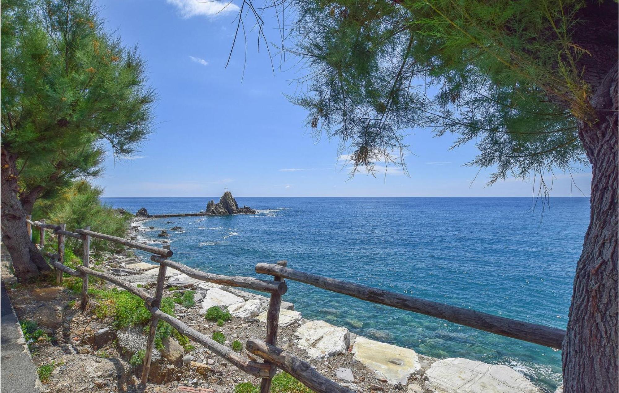 Amazing Apartment In Moneglia With House Sea View Zewnętrze zdjęcie